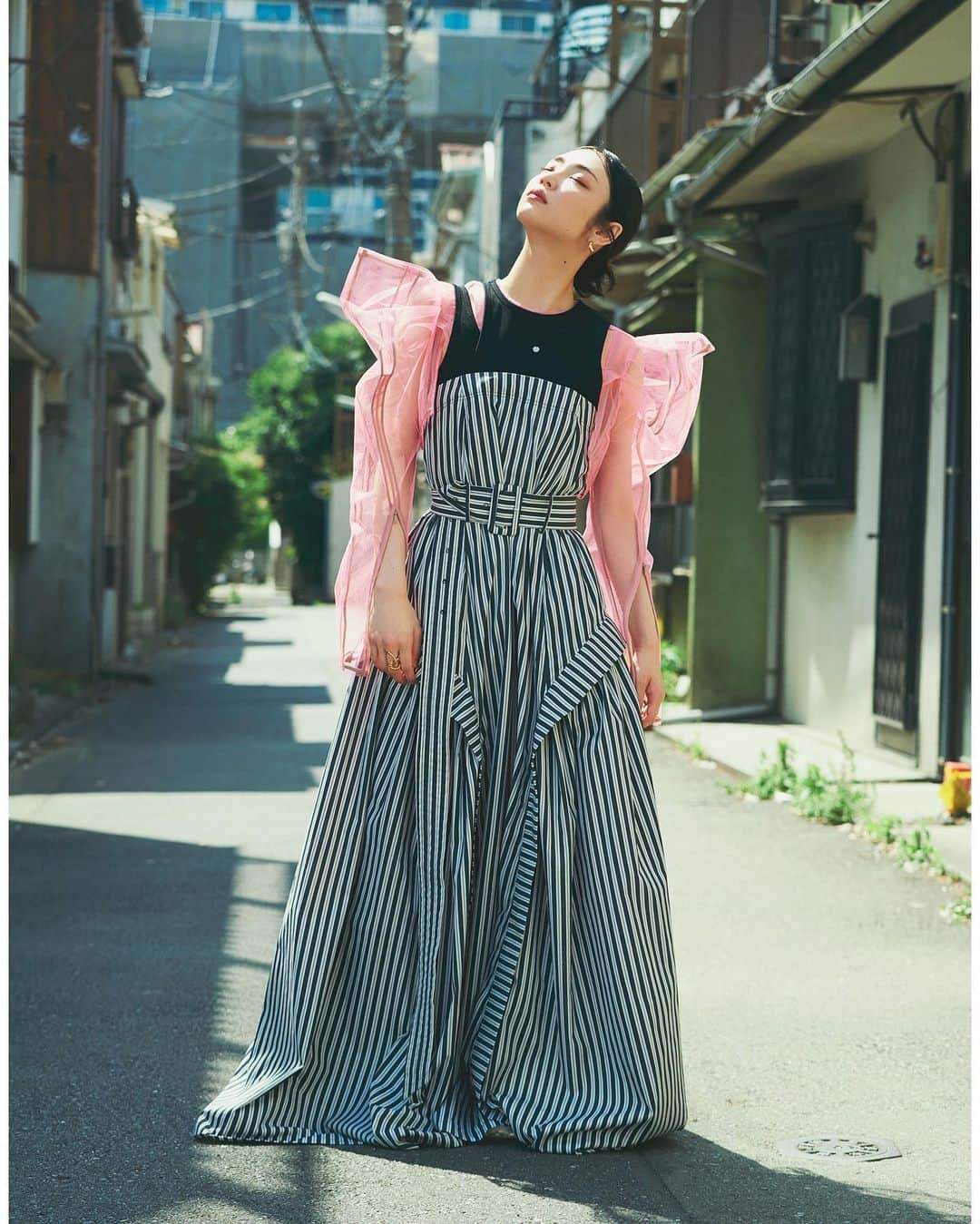 山谷花純のインスタグラム：「「kukka」インタビュー記事。  この日も今日も良い天気☀️  #山谷花純 #朝ドラらんまん #kukka」