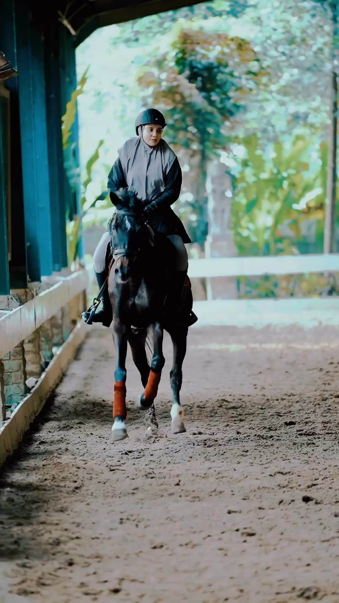 Zaskia Sungkarのインスタグラム：「My Happy place 🐴❤️   ما شاء الله تبارك الله」