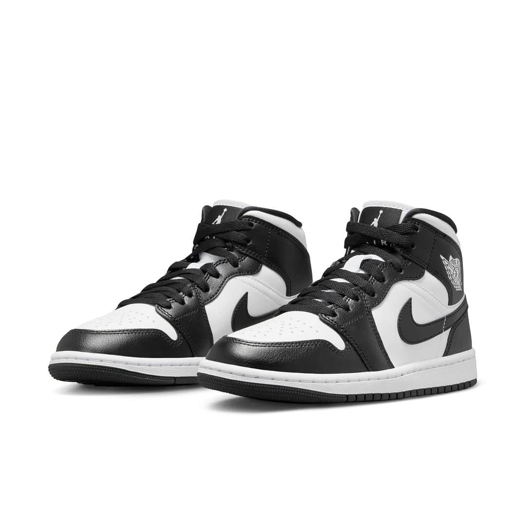のインスタグラム：「・ 【NEW IN】  JORDAN BRAND WMNS AIR JORDAN 1 MID DV0991-101  ＊お一人様1点までとさせて頂きます。 ＊お電話や店頭でのお取り置きなどは承れませんので予めご了承ください。  https://gs.abc-mart.net/shop/g/g6673480001043/?utm_source=FB&utm_medium=social&utm_campaign=DV0991-101  #abcmart #abcマート #ABCGS #NIKE #ナイキ #nikejordan #jordan #AJ1 #jordan1 #エアジョーダン」