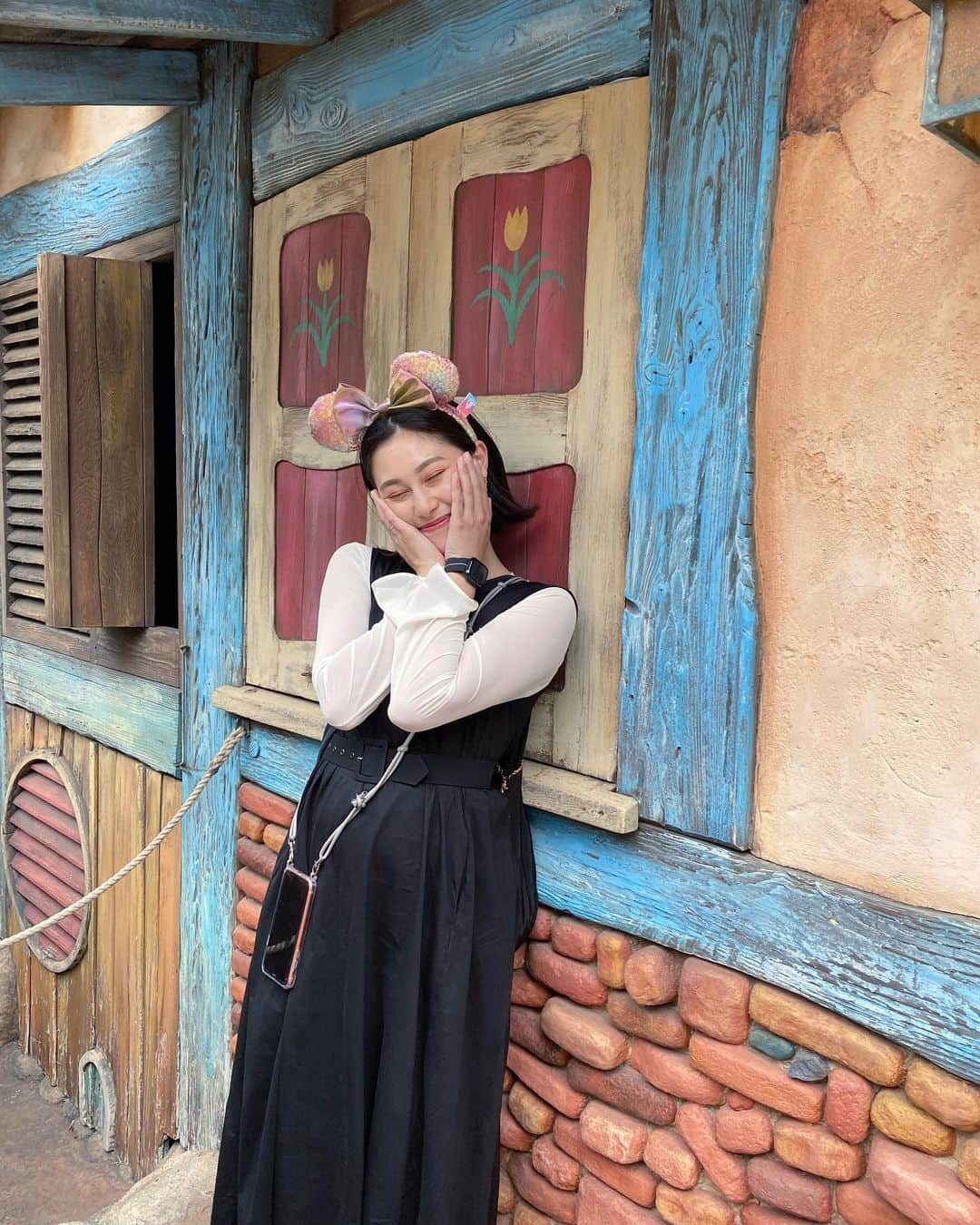 中村里彩さんのインスタグラム写真 - (中村里彩Instagram)「基本ふざけてる🌞 . . . #disney #disneyland #disneyresort #disneyland40thanniversary  #ディズニーランド #ディズニーランド40周年 #ディズニーコーデ」6月16日 11時06分 - nakamura_risa_