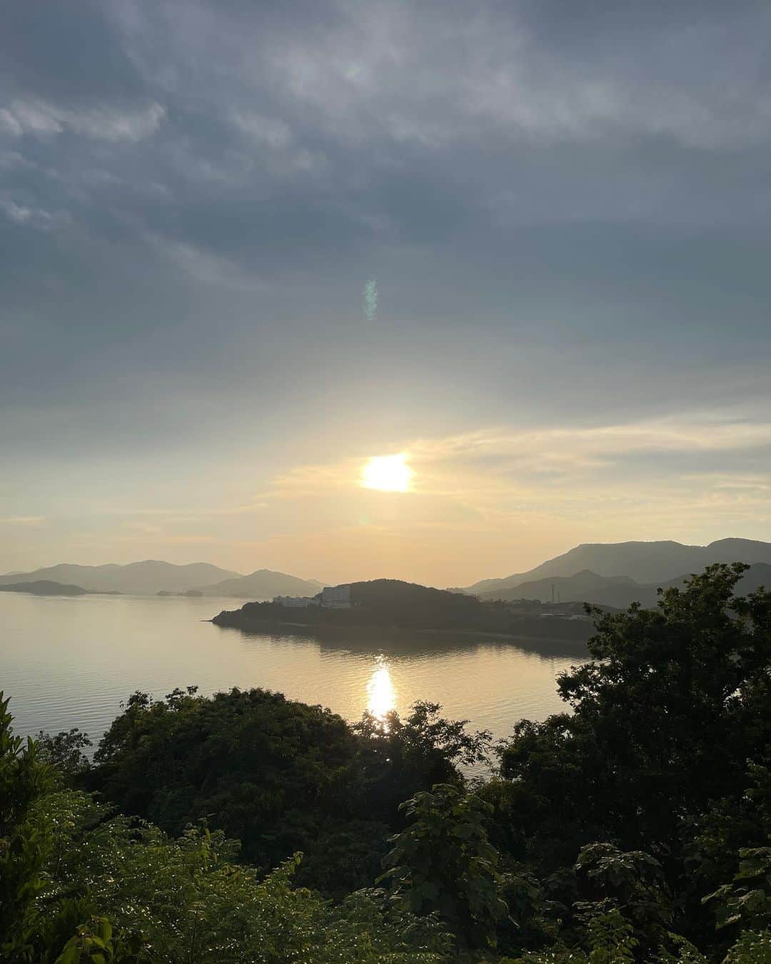 安藤成子のインスタグラム：「小豆島で見た美しい景色達  この時はストロベリームーンという満月の日でした🌕」