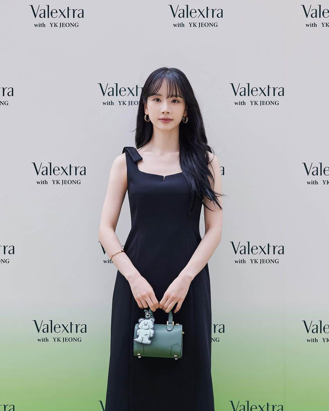 ソラさんのインスタグラム写真 - (ソラInstagram)「#Valextra #발렉스트라 #VALEXTRAwithYKJEONG #정윤기발렉스트라」6月16日 11時42分 - seola_s