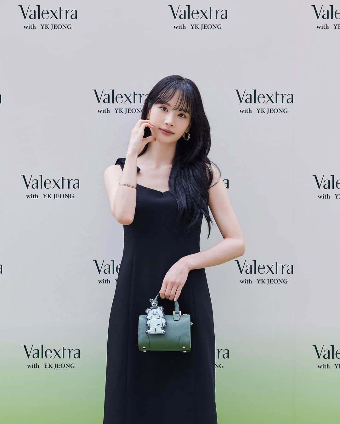 ソラさんのインスタグラム写真 - (ソラInstagram)「#Valextra #발렉스트라 #VALEXTRAwithYKJEONG #정윤기발렉스트라」6月16日 11時42分 - seola_s