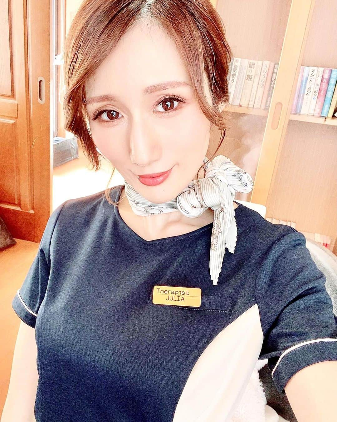 JULIAさんのインスタグラム写真 - (JULIAInstagram)「☆ I'm esthetic therapist☺️ 我是美容治療師😊 我是美容治疗师😉 나는 미용 치료사입니다😆」6月16日 11時49分 - julia_cmore_official