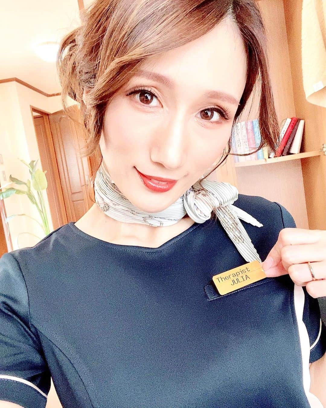 JULIAさんのインスタグラム写真 - (JULIAInstagram)「☆ I'm esthetic therapist☺️ 我是美容治療師😊 我是美容治疗师😉 나는 미용 치료사입니다😆」6月16日 11時49分 - julia_cmore_official