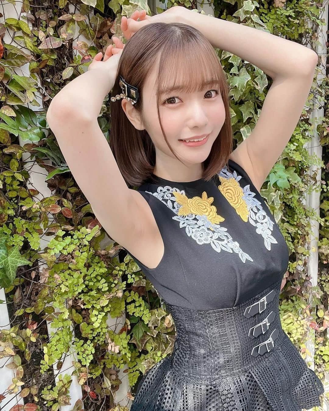 奥ゆいのインスタグラム：「やっほー🤤💕 今日も好き🤔？  #2i2 #アイドル」