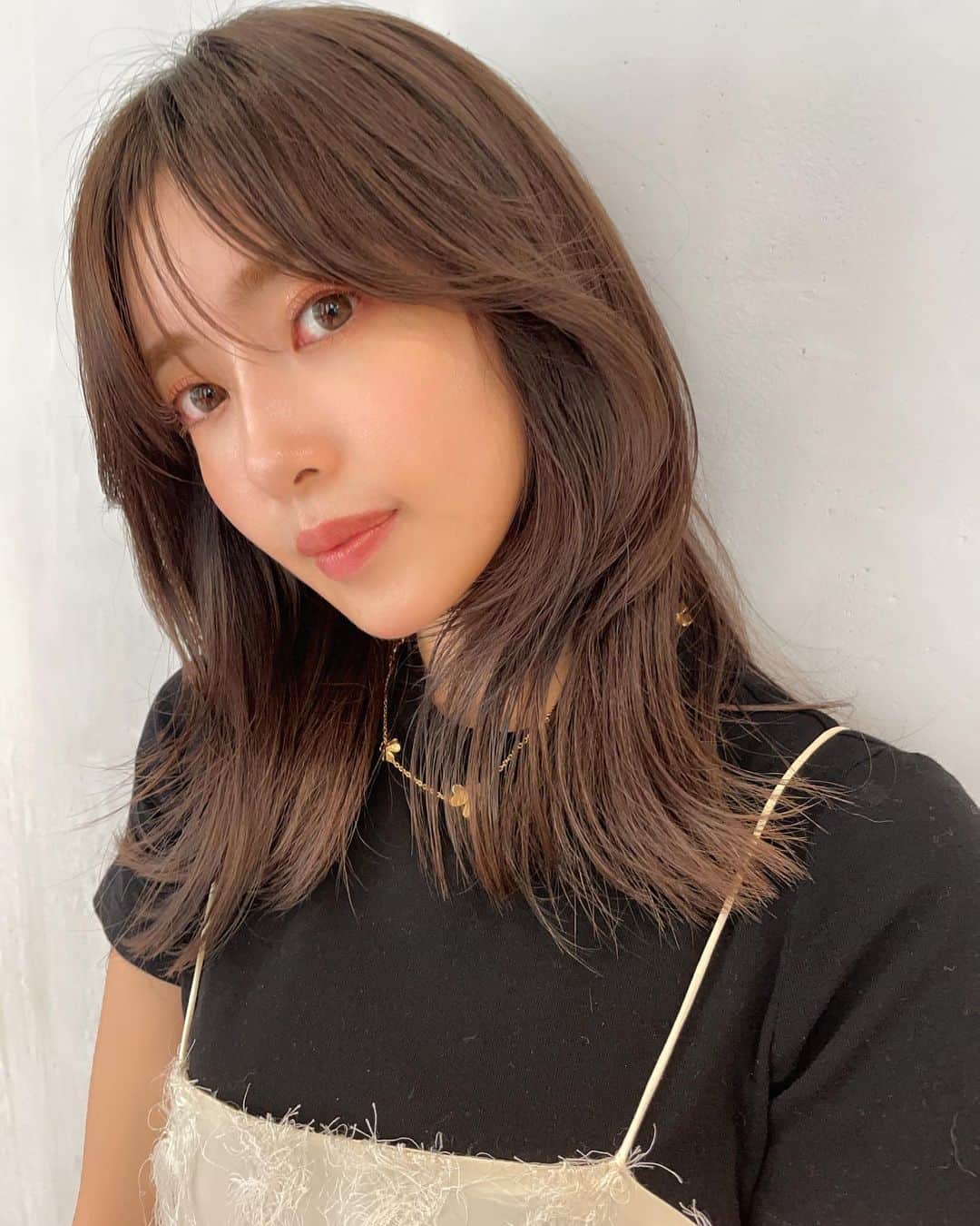 舟山久美子（くみっきー）のインスタグラム：「New ✂︎♡  旦那さんウケも過去一いいっ🫣🫶  @sachiko01270727  Thank you😘🙏  #newhair #hair #レイヤー #ウルフカット」