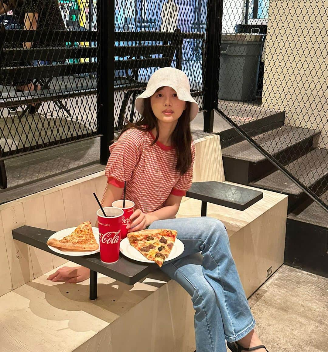 熊江琉唯さんのインスタグラム写真 - (熊江琉唯Instagram)「Pizza🍕食べた日✌︎  #ootd #outfit #outfitoftheday #fashion #model #ファッション #コーデ #私服 #今日のコーデ #夏コーデ #カジュアルコーデ #デニム #デニムコーデ #ジーンズ」6月16日 12時25分 - ruikumae