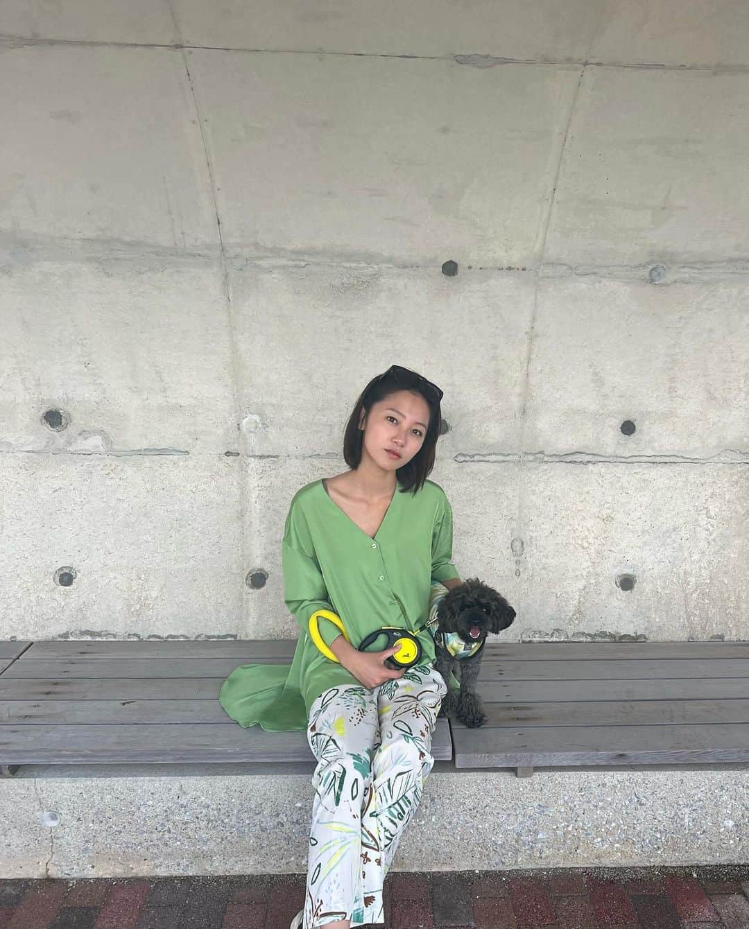 工藤綾乃のインスタグラム：「撮影で故郷へ✈️ 実家の犬ちゃんに会えました」