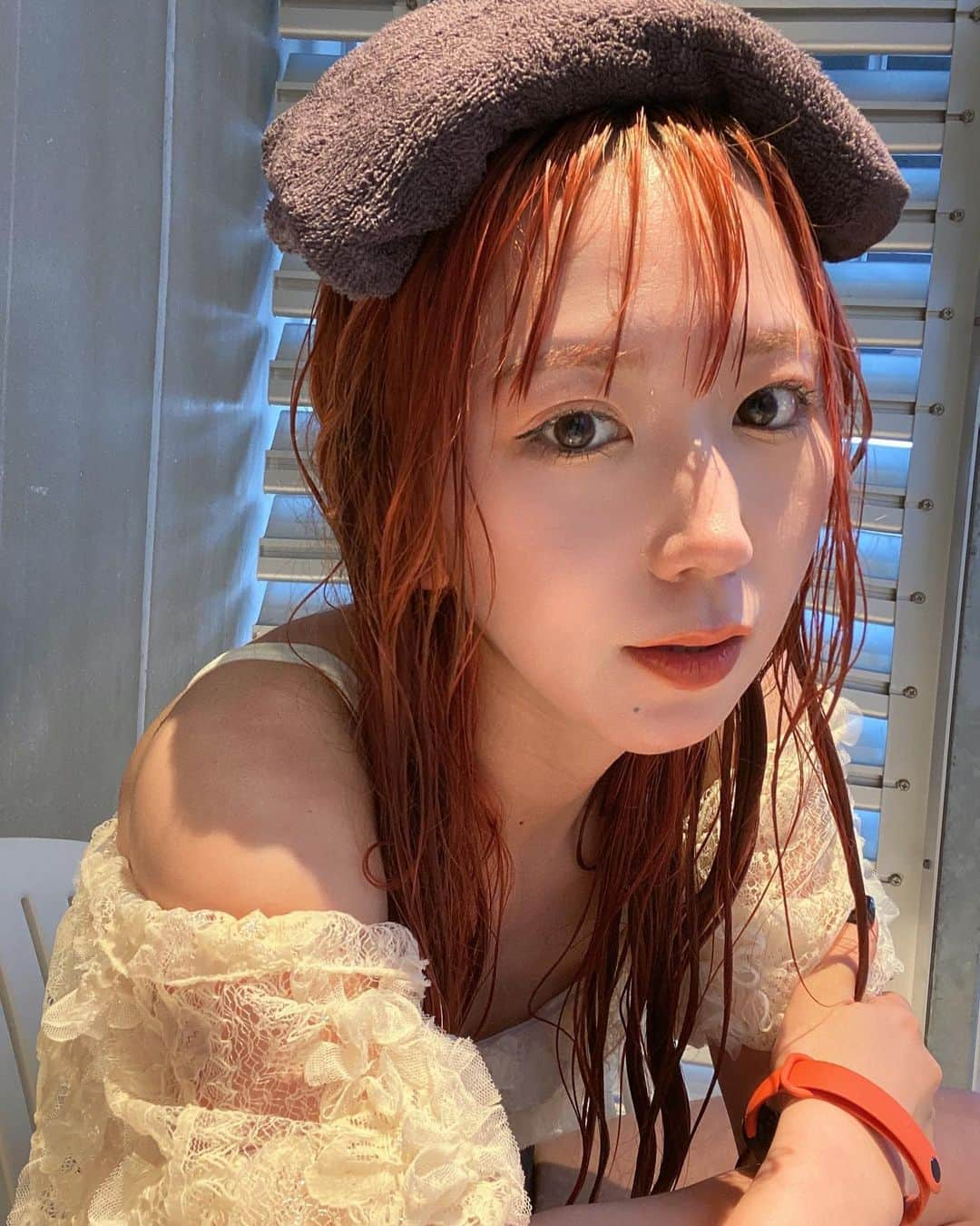 杉山優華さんのインスタグラム写真 - (杉山優華Instagram)「♨️♨️♨️ . . . . 先日、個室サウナの浅草pintに行ってきました♨️ 個室サウナ初めてだったのですがめーーちゃくちゃ最高だったー😢😢😢✨ . . 男性と女性のフロアが別々で、 寝そべって入れる広さのサウナ室以外にも、水風呂(15℃〜17℃)、温浴、内気浴、外気浴、アメニティも全て揃っていて、手ぶらで気軽に来れるサウナ施設なんです🔥🔥🔥 . . サウナ後は仕事や作業するスペースがあって、瞑想やVR旅行体験が出来るサービスルームもあります😦😦 ヤクルトとアイスもいただいて天国みたいなところだったよ💭 . . セルフロウリュもあるのですが勇気がなくて出来なかったので、次挑戦する😂🔥 . . . 1000円引きクーポンをいただいたので 是非行ってみてください😳♨️ クーポンコード【1000-SNS461-2307】 クーポンは7月末までの利用可能 . . ♨️撮影のため特別に水着を着用していますが、通常裸でご利用いただく施設です。 ♨️撮影のため施設から許可をいただいております。  PR @saunareset_pint #サウナワーク #サウナ女子 #サウナ男子 #ととのう #サウナ #コワーキングスペース #浅草pint #浅草サウナ」6月16日 13時09分 - fbyuuka29