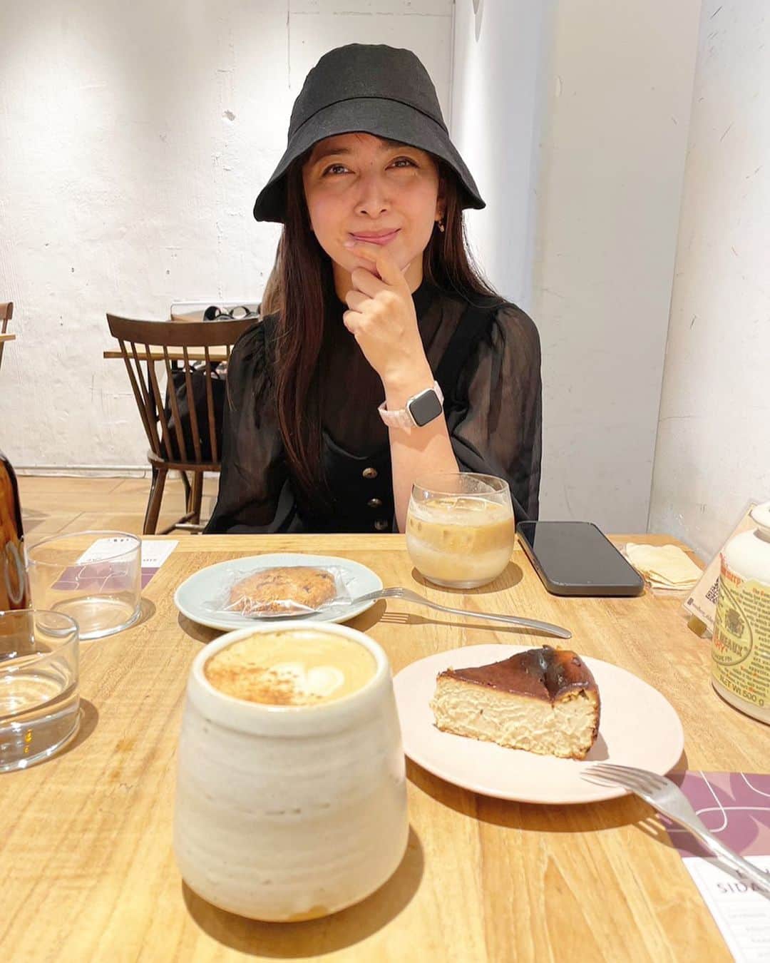 のインスタグラム：「ゆったりそんなひと時 難しく考えないでダラダラ話せる時間 もっと頑張らないといけないなって思える、リセットしてくれる友人✨ あっこ(@ag4559) 雨でジメジメしてたけど、心はスッキリとありがとっ♪」