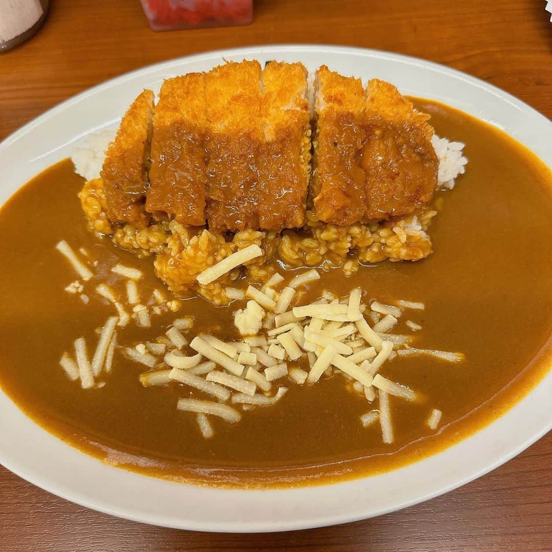 やのぱん（矢野ひろし）さんのインスタグラム写真 - (やのぱん（矢野ひろし）Instagram)「カレー！！ サラサラのルーも、食べたくなる時 あるんですよねぇ*\(^o^)/* チキンカツ、オン♪  #カレー　#カレーライス　#やのぱん #ルー　#ランチ」6月16日 13時04分 - yanopan1103