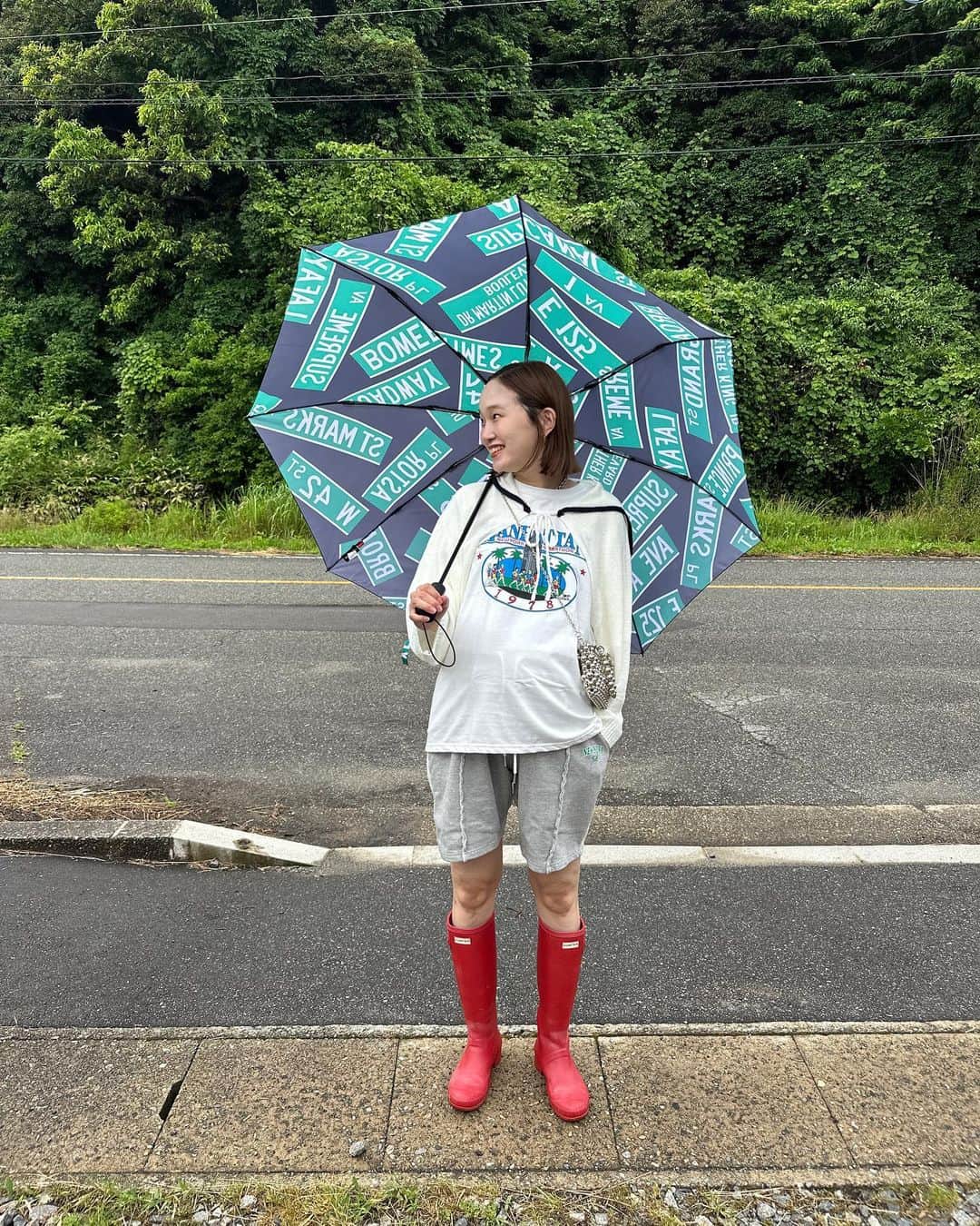 青木美緒さんのインスタグラム写真 - (青木美緒Instagram)「雨の日コーデ☂️☔️🌧️🌂  . #nugu #nugu_mignon #マタニティコーデ #梅雨コーデ #梅雨」6月16日 13時06分 - m_ooo