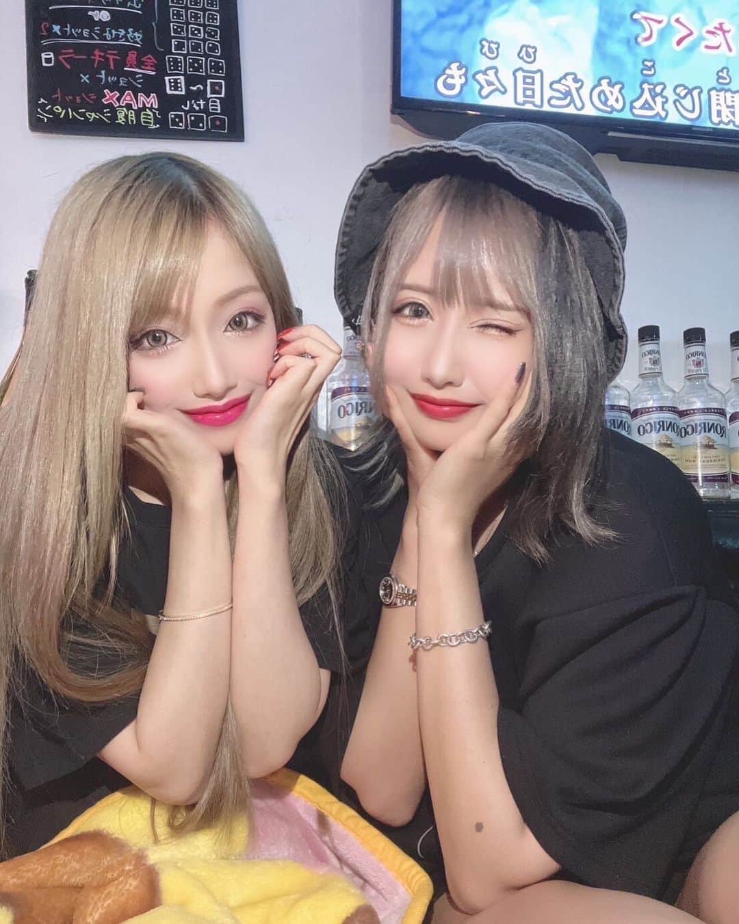 のインスタグラム：「ひさしぶりのねむ🫠  #歌舞伎町 #キャバ嬢 #キャバクラ #美人茶屋 #美神絵梨華 #ショートカット #金髪 #ギャル」