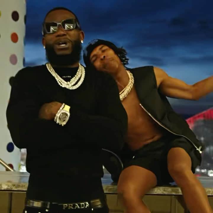 グッチ・メインのインスタグラム：「Bluffin Video out now Ft @lilbaby 🥶💰🥶💰」