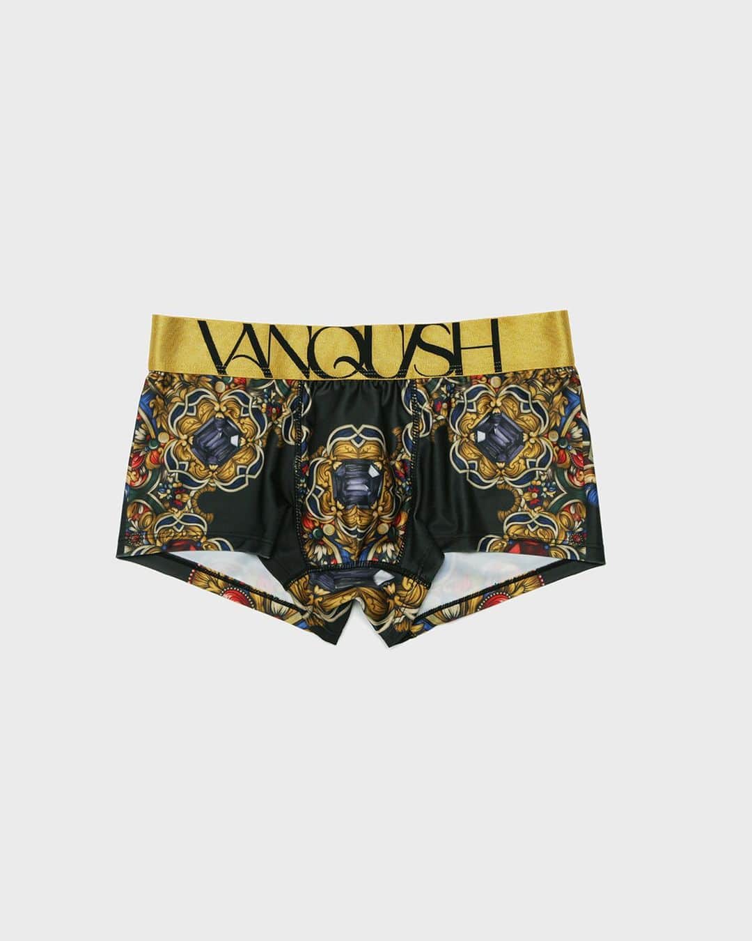 ヴァンキッシュさんのインスタグラム写真 - (ヴァンキッシュInstagram)「VANQUISH Summer Collection 2023.  Available Now.  ▪️Stripe Contrast Color Patchwork Print Shirt[VYS002] ▪️Antique Jewelry Print Underwear[VUW150]  #vanquish」6月16日 13時59分 - vanquishjp