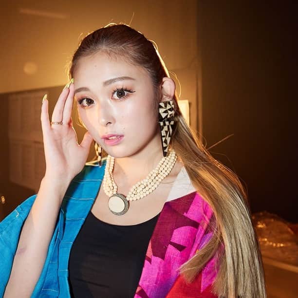 資生堂 のインスタグラム：「Fashion Cantata from KYOTO 2023 [きらめく私に、恋をする。]  カンタータ和装部会 Hair led by Yumiko Kamada @yumiko.kamada  Makeup led by Kumiko Kurogi @kumiko_kurogi   #ファッションカンタータ #カンタータ和装部会 #京都工芸美術作家協会 #ゆうちゃみ　さん #恩田希　@nozomiondaaa #fashioncantata #fashioncantata2023 #京都劇場 #kimonobeauty #yumikokamada #kumikokurogi #和装ヘアメイク #鎌田由美子 #黒木久美子 #shiseidohma」