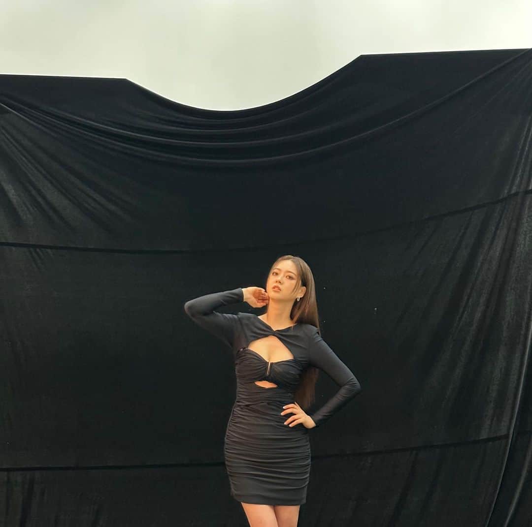 のインスタグラム：「블랙#귀공자 🖤」