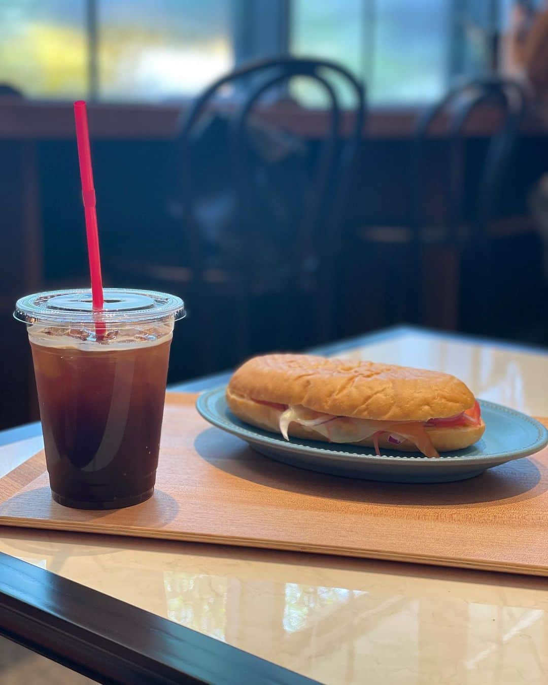 市井紗耶香さんのインスタグラム写真 - (市井紗耶香Instagram)「今まで食べてきたパニーニの中で 1番美味しい🥪（ほんと♡） この日を首をながーくして待ってました  驚くほど軽くてサクッパリッ♪が続きます 本場イタリアの味🇮🇹なんだって☺️ 私がオーダーしたのはスモークサーモンの パニーニ😊 あぁ美味しかった！  生ハムのパテも美味〜 ワインが欲しくなっちゃった🍷  小崎さん「PONTE NUOVO CAFE」 OPENおめでとうございます✨ お近くの際はぜひ足を運んでほしいです サクッパリッ♪しあわせな音🩵 美味しすぎて圭ちゃん @keiyasuda1206 にメールしちゃった🥰  #PONTENUOVOCAFE #パニーニ #国産小麦 #東銀座 #築地  #京急exイン東銀座」6月16日 15時09分 - sayakaichii