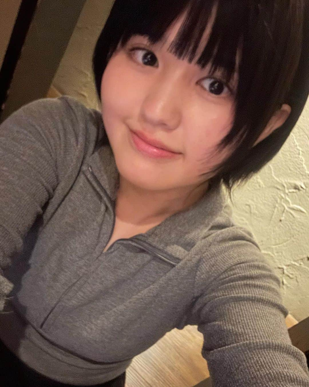 池田レイラさんのインスタグラム写真 - (池田レイラInstagram)「なななんと！！！ 人生で初の試みである、アパレルブランド｢PIKO KAILA｣さんとのコラボ商品の発売が決定いたしました🥹👏✨  優しいカラーにゆるっとした可愛いイラストがデザインされている、可愛いデザインに仕上がりました🫣💞  【7月より受注開始です！】 ※完全受注生産なので要チェックです🫣」6月16日 15時22分 - kanjukufresh_leyla