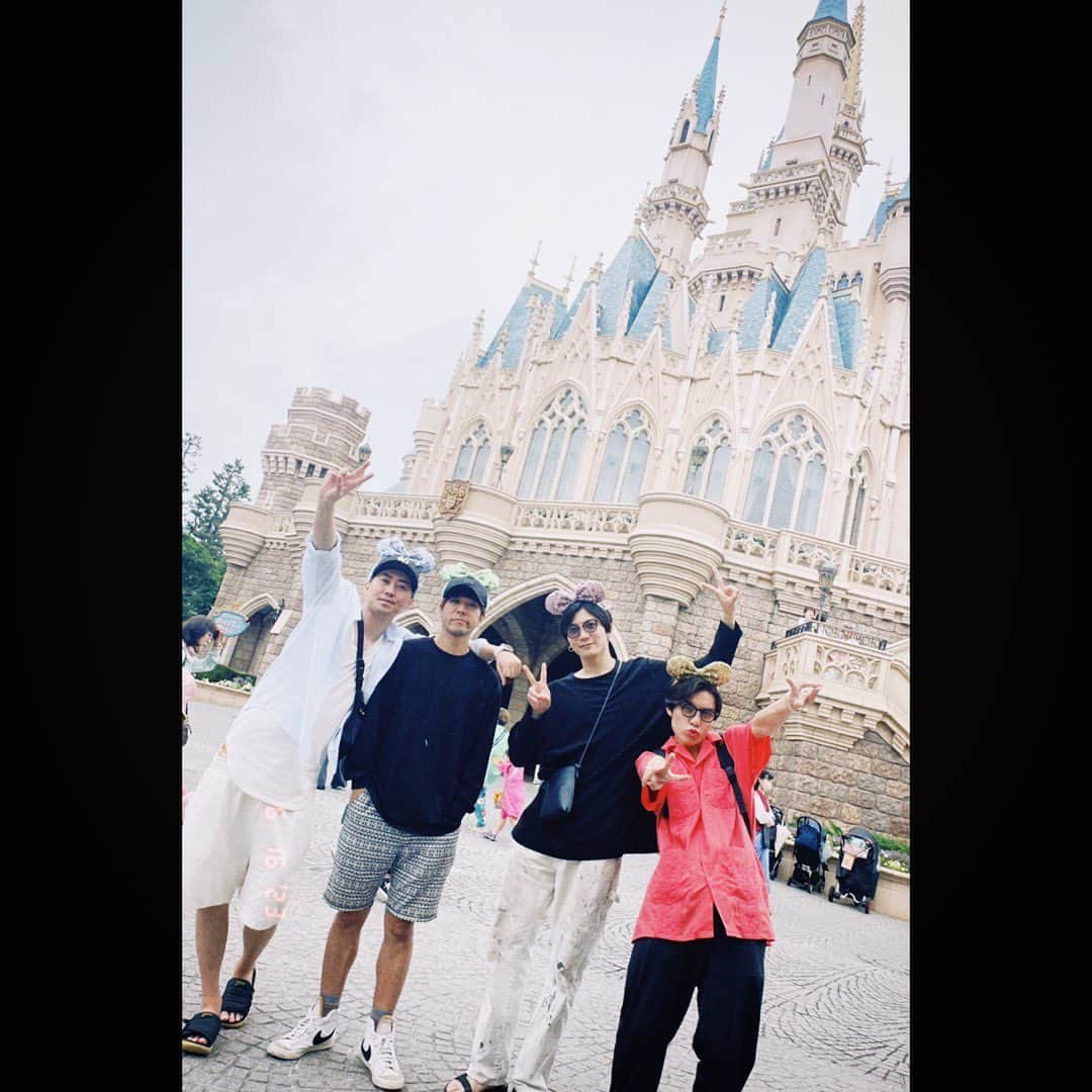 吉田知央さんのインスタグラム写真 - (吉田知央Instagram)「最高の4人でディズニーランドぶち楽しんできました！」6月16日 15時37分 - chihiro__yoshida