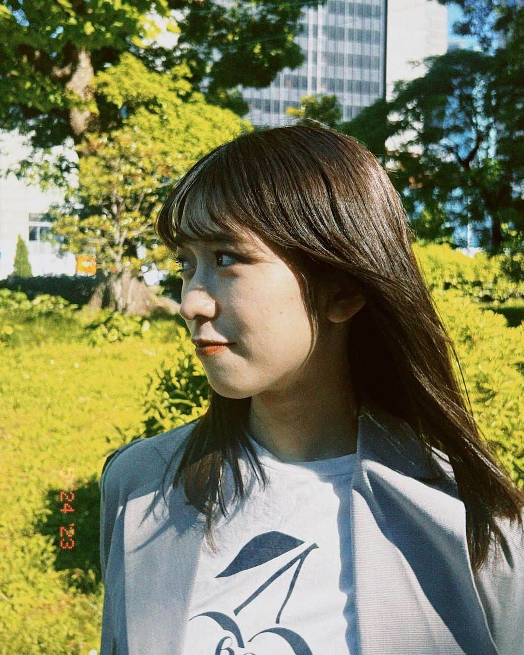 小泉遥香さんのインスタグラム写真 - (小泉遥香Instagram)「￤𝓶𝓮𝓶𝓸𝓻𝓲𝓮𝓼…✨  フィルムっぽく🫶  髪の毛ストレート好評で嬉しかった☺️  アイロンと30分格闘したんだよ～💪  #フィルム #カメラ #dazzカメラ #デート  #dazz#camera#film」6月16日 15時53分 - haruka_koizumi_official