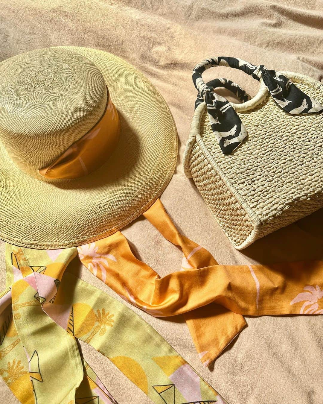 上原歩さんのインスタグラム写真 - (上原歩Instagram)「👒🌴🧺🧡  かわいぃすぎる🕊✨…  Get ready for summer step by step @sensistudio   蚊にさされもそのひとつ🩹  __________________________________  #love #life #loveislove #summer  #sensistudio #raffia #hat #bag」6月16日 16時05分 - ayumiuehara