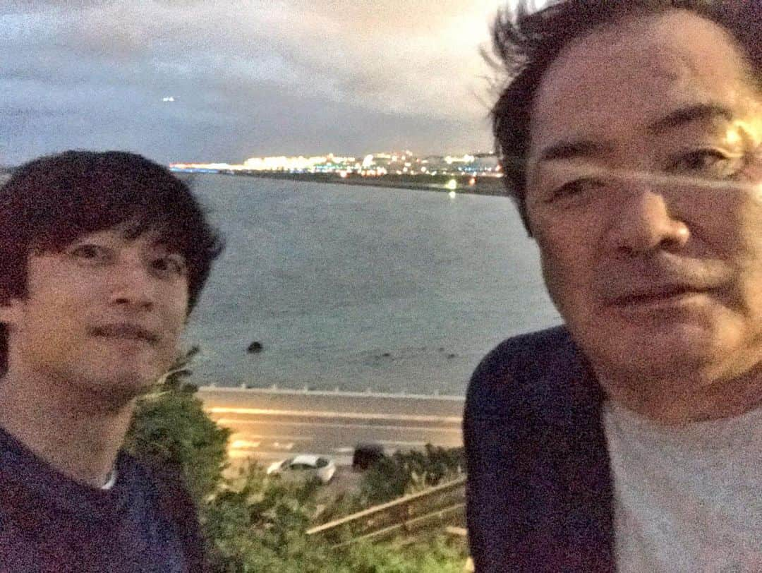 ゴッホ向井ブルーのインスタグラム：「北別府さん、信じられません。またお話しできると楽しみにしていました。一緒にロケに行ったり、プライベートでもお食事に連れて行っていただいたり、いくつも楽しい思い出があります。夜景綺麗じゃのって一緒に撮った写真です。他にも大切な写真が沢山あります。本当に本当にありがとうございました。」