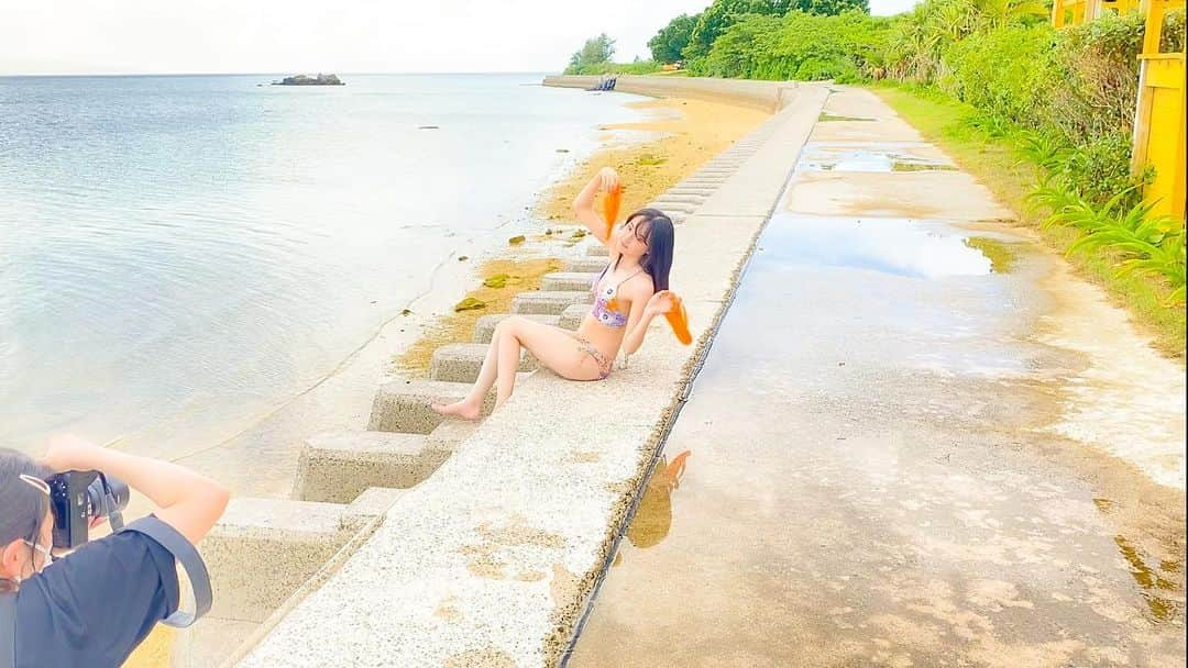 川原美咲さんのインスタグラム写真 - (川原美咲Instagram)「🩴🧡🌊 懐かしいの出てきた！！ もう2年前？ですか？ 懐かしい🤤✨ ・ ｵﾆｶﾜｻﾝﾀﾞﾙ クリアなサンダルほど可愛いもんはないほどに可愛い  #水着 #水着女子 #水着モデル #水着撮影 #akb48 #被写体希望 #グラビア #アイドルグラビア #akb新聞 #akb48新聞 #48times #沖縄 #沖縄ホテル #沖縄観光 #沖縄好きな人と繋がりたい #石垣島 #石垣島旅行 #石垣島ホテル #ピークアンドパイン #可愛い水着 #可愛い水着が欲しい #乃木坂46 #櫻坂46 #日向坂46 #透明感 #透明感のある世界 #水色加工」6月16日 16時33分 - misaki_888_sagasaikou