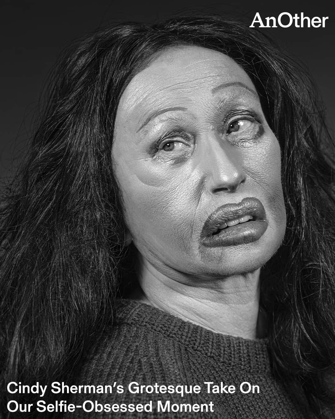 AnOther Magazineのインスタグラム：「The American artist’s first new series in three years, now on show at @hauserwirth in Zurich, addresses the splintered and superficial parts of ourselves we choose to display on social media 🤳⁠ ⁠ For decades, @cindysherman has utilised the same rubbernecking power of the grotesque in her images. Now, Sherman entices our morbid gaze once more with a form of digital surgery, cutting her facial features from separate photographs before collaging them together to form maniacal, fragmented expressions. @finnblythe explores the extraordinary new series at the link in bio 📲⁠ ⁠ 📸 Cindy Sherman at Hauser & Wirth. © Cindy Sherman. Courtesy the artist and Hauser & Wirth⁠ 1. Cindy Sherman, �Untitled #649, 2023⁠ 2. Cindy Sherman, �Untitled #631, 2010/2023⁠ 3. Cindy Sherman, �Untitled #661, 2023⁠ 4. Cindy Sherman, �Untitled, #652 2023⁠」