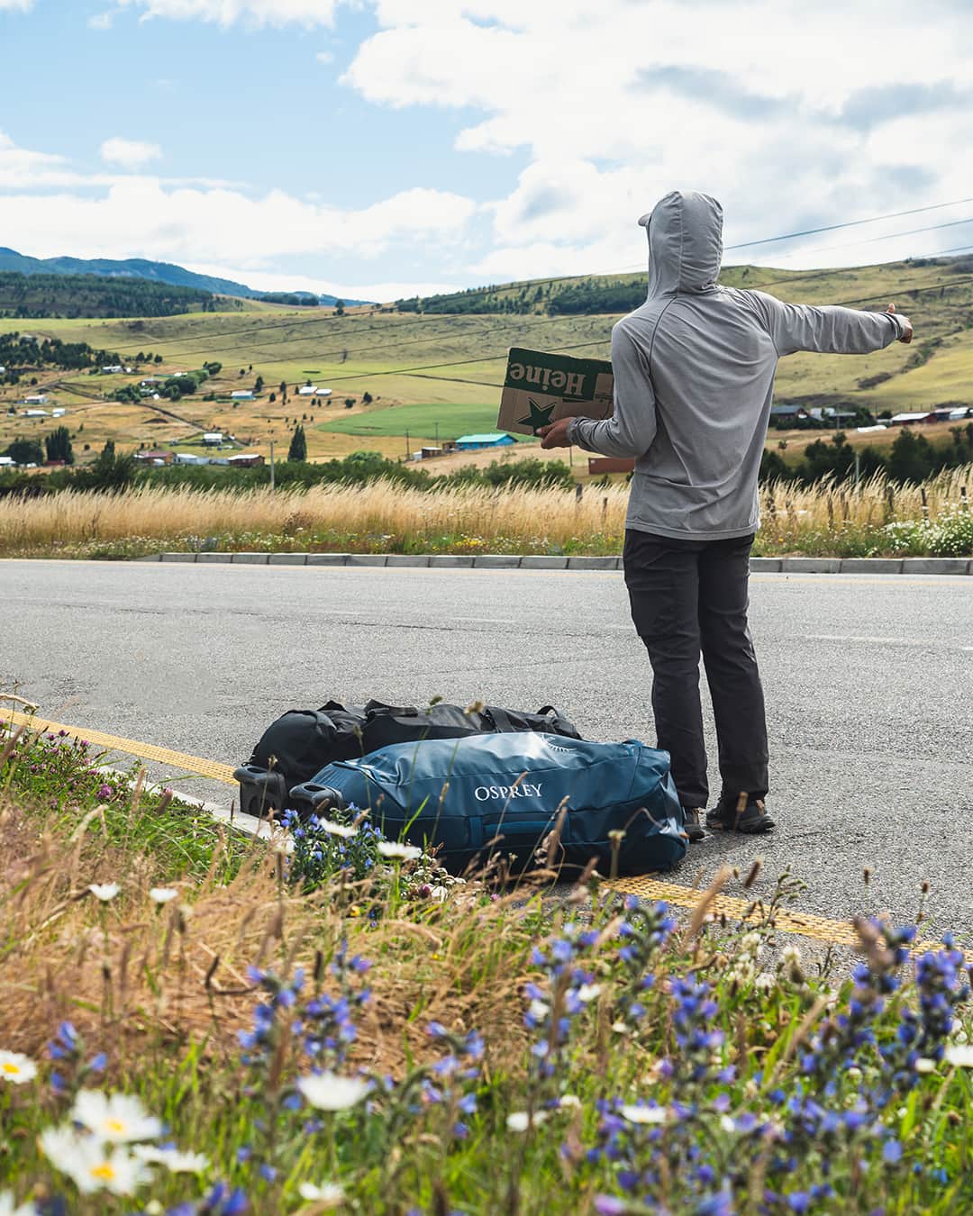 オスプレーのインスタグラム：「For adventurers who choose the road less traveled, or just travel by less conventional means.   The Osprey Transporter™ Family - adventure guaranteed!   #OspreyPacks」