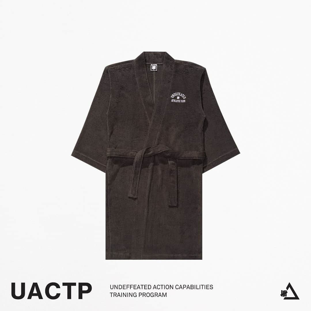 UNDFTDさんのインスタグラム写真 - (UNDFTDInstagram)「UACTP Kimono Terry Robe  The UACTP Kimono Terry Robe is constructed of 100% cotton terry cloth in grey and features embroidery on the left side of the chest.  Available now at UACTP #001, UNDEFEATED La Brea, UNDEFEATED Phoenix and Undefeated.com」6月17日 3時10分 - undefeatedinc