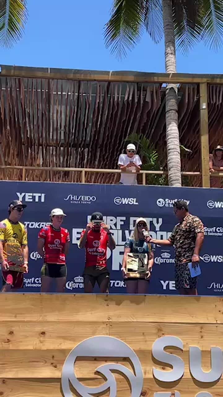 世界プロサーフィン連盟（WSL）のインスタグラム：「LIVE: @surfcity #ElSalvadorPro pres. by @corona Award Show 🏆」