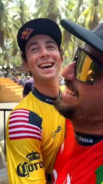 フィリッペ・トレドのインスタグラム：「El Salvador ✅ 🏆」