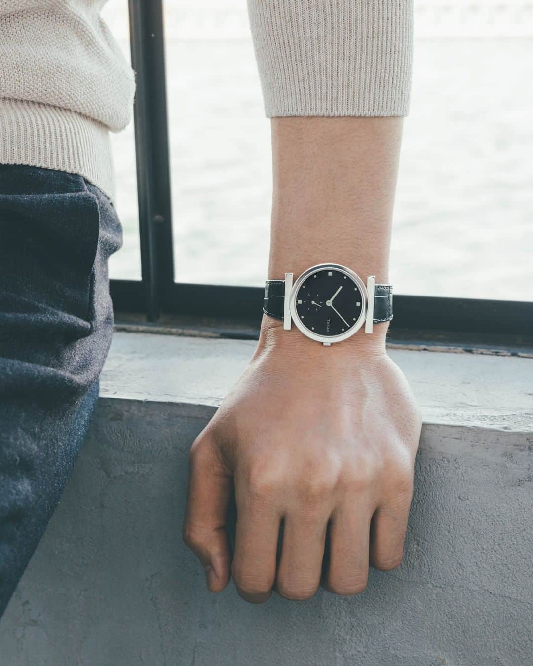 TASAKIさんのインスタグラム写真 - (TASAKIInstagram)「Exquisite craftsmanship highlights the Japanese aesthetics of the 'TASAKI TIMEPIECES' collection. The iconic 'balance' men's watch features a sophisticated design with an automatic-winding movement in an ultra-thin case.  「TASAKI TIMEPIECES (TASAKI タイムピーシーズ)」は、日本の美意識を精緻な職人技で表現する本格的なウォッチコレクション。 アイコンシリーズ「balance (バランス)」のメンズウォッチは、洗練されたデザインの薄型ケースに自動巻きムーブメントを搭載。  #TASAKI #TASAKIbalance #TASAKITIMEPIECES」6月16日 19時00分 - tasaki_intl