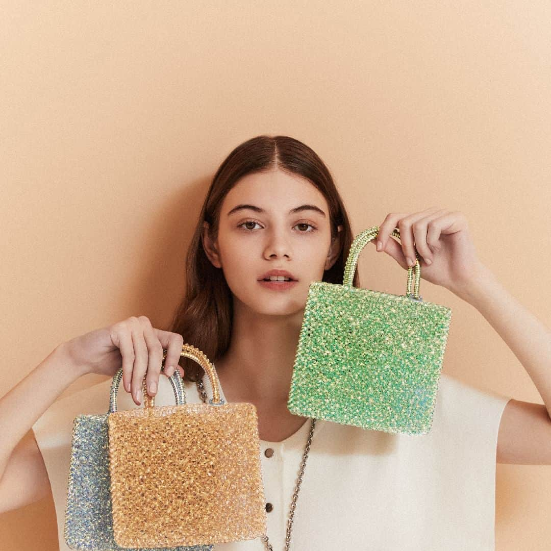 ANTEPRIMAさんのインスタグラム写真 - (ANTEPRIMAInstagram)「All You Need Is Stella.  The iridescent sparks are calling for your attention! Echoing with the dazzling twinkle stars in the sky, #ANTEPRIMA #WIREBAGs in Stella hues are so arresting that no one can take their eye off!  Shop the WIREBAG in Stella hues now.  #STELLA #SpringSummer2023 #SS23 #ANTEPRIMA #WIREBAG #SummerBag #BeachBag #PoolBag #WaterResistenceBag #Miniature #MicroBag #MiniBag #CraftBag #CrochetBag #Handcraft #KnitBag #WorkBag #ItalianDesign #Craftmanship #アンテプリマ #Tanabata #七夕 #彦星 #織姫 #牛郎 #織女」6月16日 19時00分 - anteprimaofficial