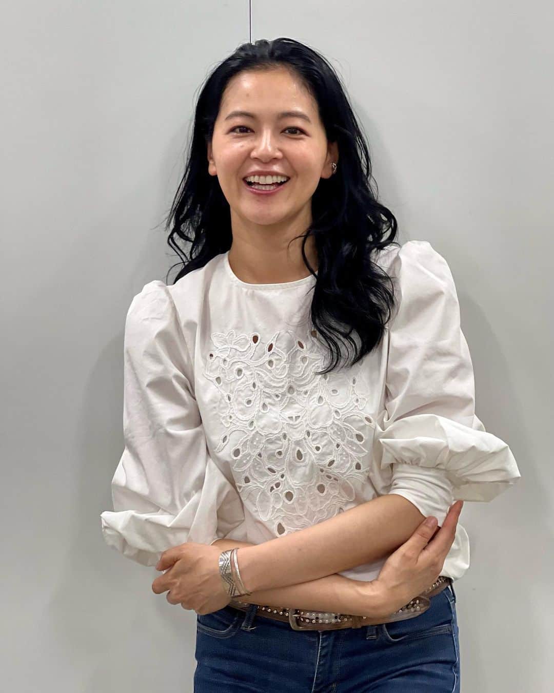 のインスタグラム：「皆さん、こんばんは♪ 今日は金曜日。週末は何をしますか？ 私は『TOMOKA COFFEE☕️』のテイスティング〜😋 味を決めるぜぃ😁  #ralphlauren#poloralphlauren#乗馬#馬#東京#tokyo#sdgs#コーヒー#着物#ハーブ#地球温暖化#ガーデニング#LOVOT #ラボット#mediaid#diy#日本#日産 #nissan#EV#日産ariya#ai#大鵬薬品工業#バップフォーレディ#エビス#プレミアムケアハブラシ#いち瑠#黒谷友香」