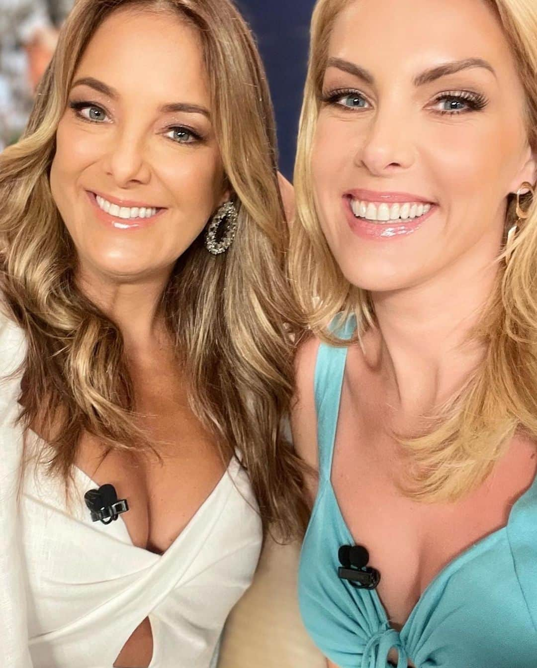 Ana Hickmannさんのインスタグラム写真 - (Ana HickmannInstagram)「Hoje é um dia muito especial!!! Dia em que minha amiga linda do coração completa mais um ano de vida!!! @ticipinheiro feliz aniversário!!!! Você merece todo sucesso!! Muita saúde!!! Mais amor!!! E muitas bençãos!!! Parabéns minha amiga linda!!! 🌸🌸🍾🎂🎂🧁🎂 #bday #ticipinheiro #friends #amiga」6月16日 18時58分 - ahickmann