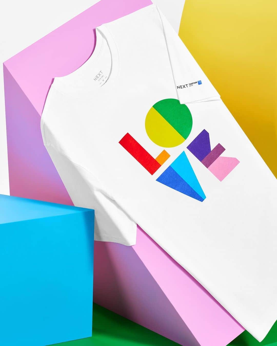 Nextさんのインスタグラム写真 - (NextInstagram)「Pride celebrations are underway at Next and we are super excited to announce the launch of our LOVE collection 🏳️‍🌈🏳️‍⚧However you choose to celebrate Pride this year, do it with love ❤️We’re donating 100% of profits to @thtorguk Shop now: 322-846, 656-367, 142-775 🔎」6月16日 19時03分 - nextofficial