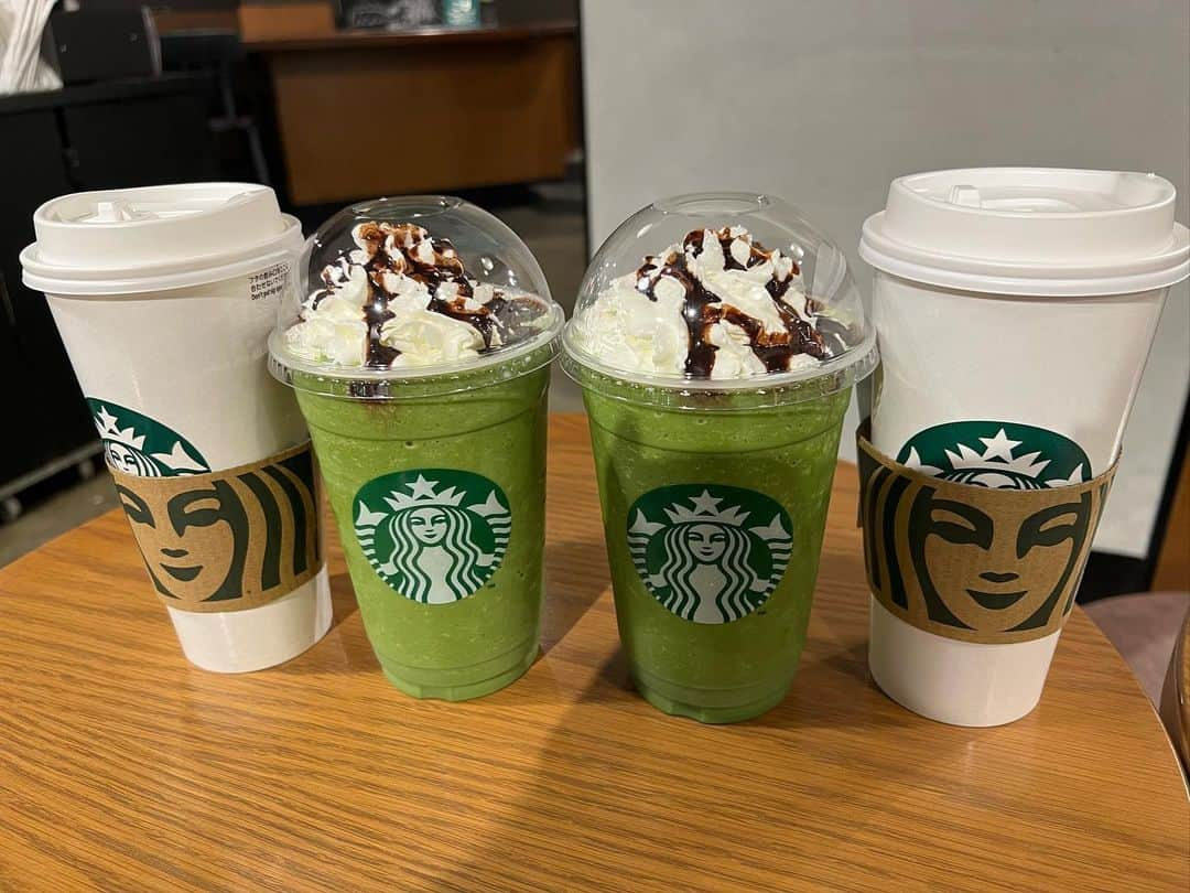 かこさんのインスタグラム写真 - (かこInstagram)「スタバ🐳 #スタバ #スターバックス #Starbucks #Starbuckscoffee #スターバックスコーヒー #スタバカスタム #スターバックスカスタム #スタバカスタマイズ #スタバ好き #スタバ大好き #スタバラ部たい #スタバ好きと繋がりたい #スタバマニア #スタバ中毒 #スタバ愛  #甘党 #甘党カスタマイズ #甘党カスタム #Starbucksjapan #먹방 #대식가 #먹팔 #먹팔해요 #먹스타그램 #大食い #双子 #はらぺこツインズ  #大胃王 #モッパン #ความตะกละ」6月16日 19時11分 - harapeko__kako