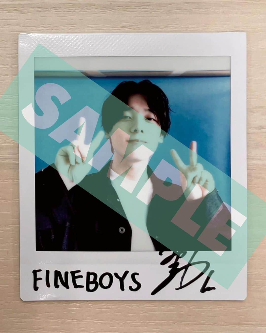 FINEBOYSさんのインスタグラム写真 - (FINEBOYSInstagram)「【PRESENT：宮川大聖さんのチェキプレゼント🎁】  発売中のFINEBOYS 7月号で、大好きなペットについて語ってくれたアーティストの宮川大聖さん！  まだチェックできていない…！という方に向けて オフショット写真を公開します🗣🗣  本日アップしたWEBインタビューでは、半年ぶりとなる新曲「光／Sparking Love」ついても話してもらいました ✍️  WEBインタビューは、プロフィールから飛べます🕊🍃 ※本誌未掲載カットもあり🤩  そしてそして！ 宮川大聖さんのサイン入りチェキをプレゼント💐  以下の応募方法をチェックして、 ぜひ参加してくださいね！  ======================= 【応募期間】 〜6月23日(金)23時59分まで  【応募方法】 ①FINEBOYS公式Instagramをフォロー ②本投稿にいいね ※抽選対象は公開アカウントのみになります  【当選発表】 当選した方のみ、コメントを投稿してくださったアカウントにDM（ダイレクトメッセージ）にて2023年6月下旬までにご連絡します。 ※当選者の発表はDMでのご連絡をもってかえさせていただきます。 抽選の経過や結果などに関するお問い合わせには一切お答えできません。 賞品の発送は6月中を予定しております。 ※当選連絡をしてから7日以内に連絡が取れない場合は、当選が無効となります。ご了承ください。  コメントをすると当選確率がアップするかも…？ ご応募お待ちしております！  #FINEBOYS #宮川大聖 #光 #sparkinglove #ペット好き #生き物好き #島育ち #チェキプレゼント #プレゼント企画 #インタビュー」6月16日 19時19分 - fineboys_jp