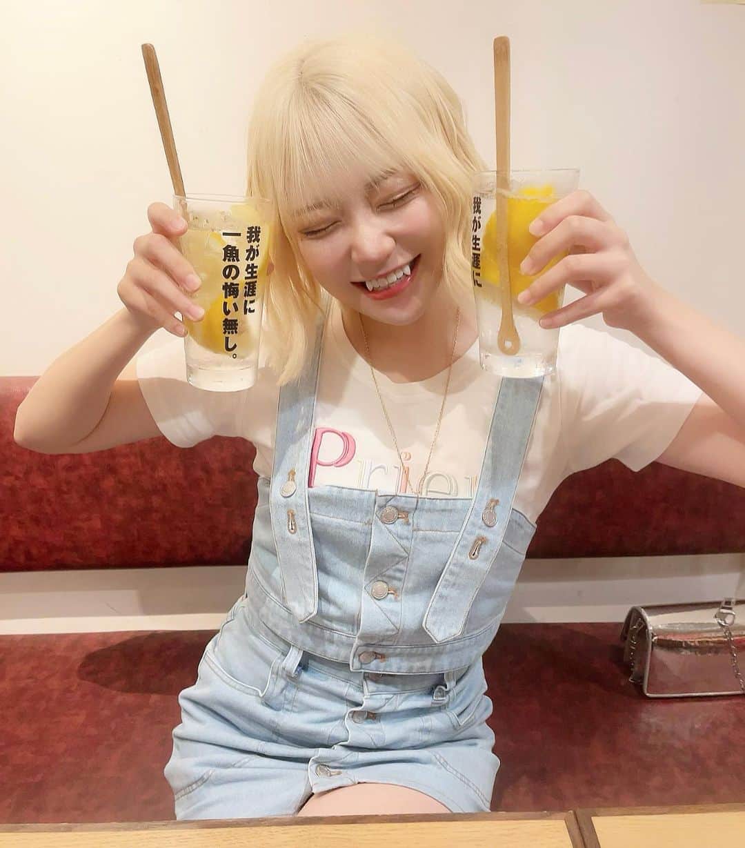 いーたろのインスタグラム：「どんだけレモンサワー飲めた事が嬉しかったん？ってくらいの満面な笑み😆❤️  人生毎日ハッピーすぎ🤘😆🤘 《我が生涯に一生の悔い無し》  #いーたろ#いーたろ様#私の沼にハマりなさい #可愛くてごめん」