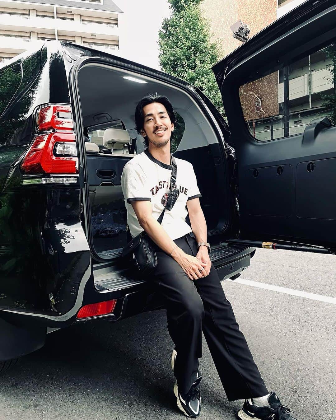 阿部大輔のインスタグラム：「納車半年で1万キロ走破！ これからも色んな場所に連れてってね相棒😉🤙🏽 ㅤㅤㅤㅤㅤㅤㅤㅤㅤㅤㅤㅤㅤ」