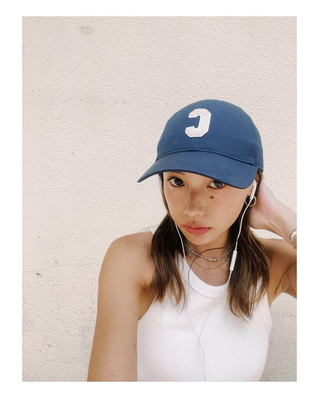 馬詰まほのインスタグラム：「Summer fits 💛  すてきな出会いもあって 耳ツボもしてもらって ほんとうに最高な時間すぎました☻ A/Wもかわいの盛りだくさんだったよ！ また、ねくすと8Hotel Fujisawa楽しみ♥  6/23 (Fri) 12:00-15:00 @8hotel_fujisawa ｱｿﾋﾞﾆｷﾃﾈ💞! Bikini とDenimでいっちゃお。  びらぼん事務所寄って、くまに会いに🐻‍❄️ いい意味でいつまでたってもぎゃうなくまがすき。いつもありがとうね♡  それにしても原宿ひさしぶりすぎて興奮した。  @leona_surf @leona_surf_fitness  @mumu_waves @maki.acupuncture.ebta_masta  @ma___asa.yoga   #photodump #fridayvibes #harajuku #goodday」