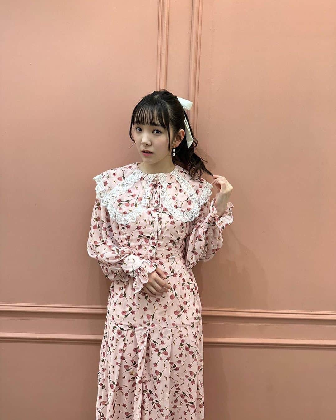 桜井えまさんのインスタグラム写真 - (桜井えまInstagram)「☺︎︎︎︎  すっごいガーリーな服がとても新鮮でした~~‪🎀💗🏳️‍⚧️‎   #私立恵比寿中学  #エビ中  #生写真  #オフショット  #pink  #ガーリー  #07」6月16日 19時44分 - emma_sakurai_official