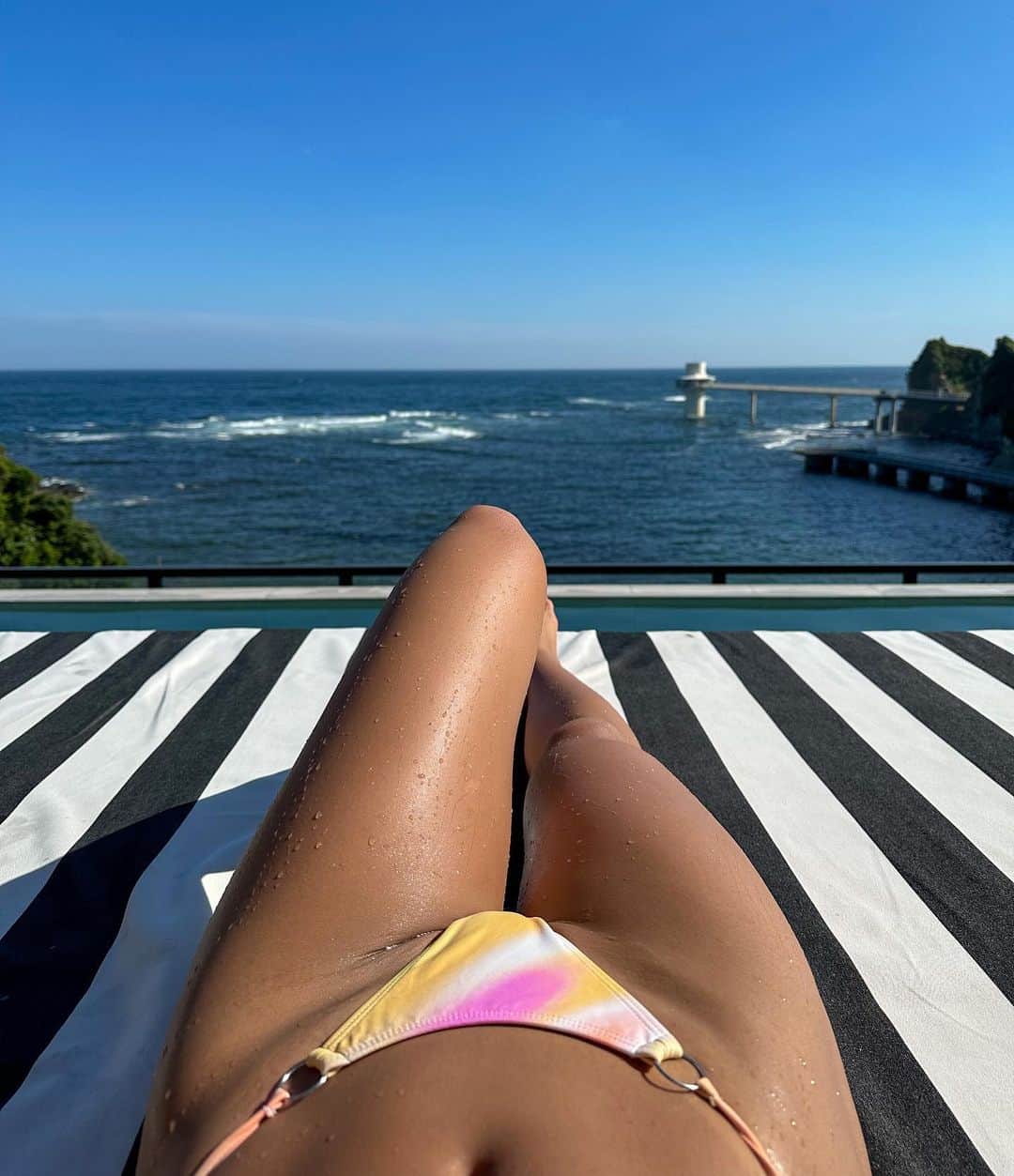 SÜMIREさんのインスタグラム写真 - (SÜMIREInstagram)「. my view 🩵 . @eden_katsuura  #sauna#pool#ocean#view」6月16日 19時46分 - 12_sumiregram_26