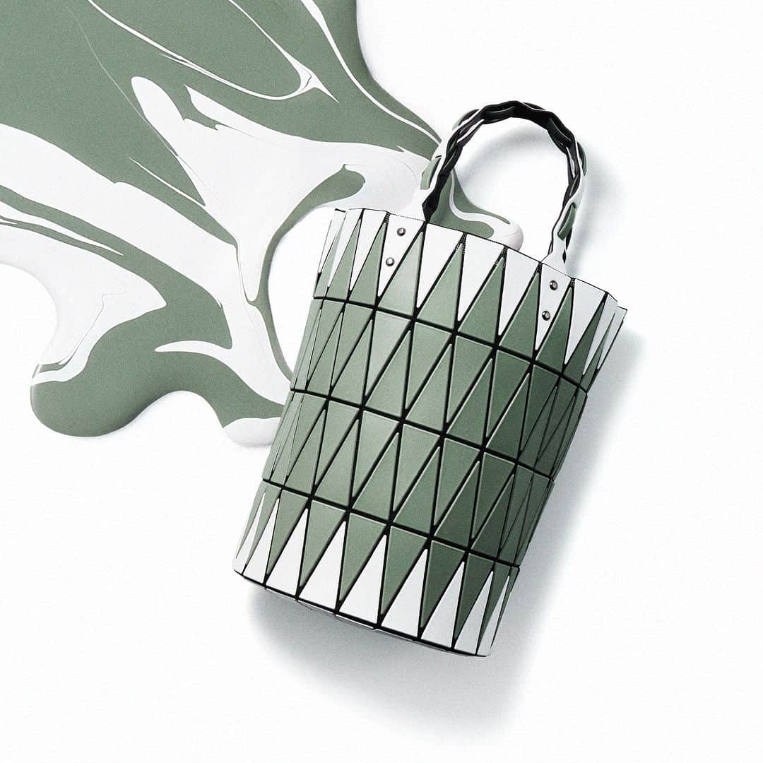 BAO BAO ISSEY MIYAKE Official Instagram accountのインスタグラム：「"BASKET"  Release Month: June, 2023 *The release month might be different in each country.  #baobaoisseymiyake #baobao #isseymiyake #baobaoisseymiyakeSS23」