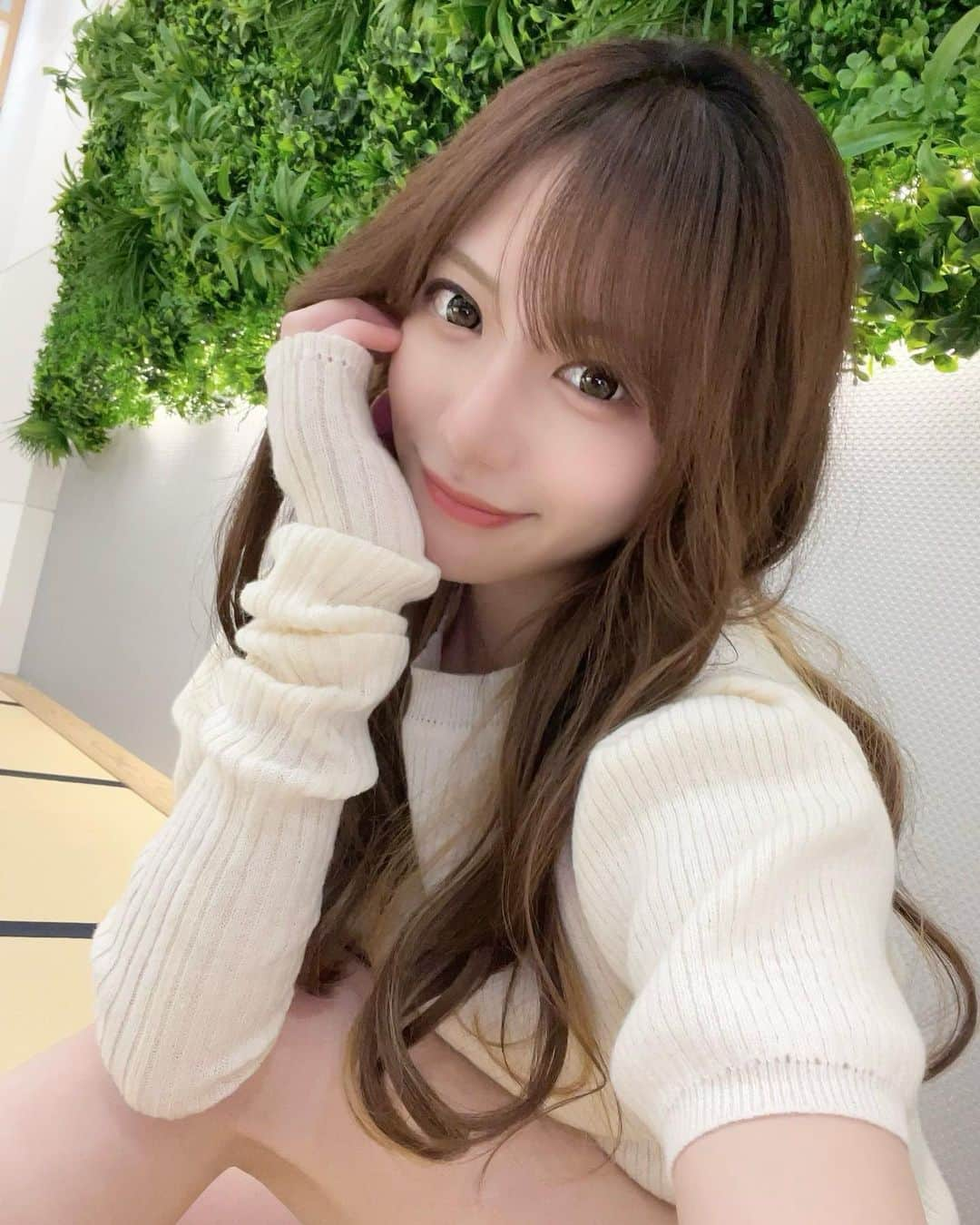 川本愛彩さんのインスタグラム写真 - (川本愛彩Instagram)「. 本日もお疲れさまです♡  皆さんは、日常の中で 腹の立つ事ってないですか？ そんな時の対処法とかありますか？ 結局相手を超えるのが １番の対処法と私は考えます🥹  自分の事だけじゃ無く 人にも気配り出来る人でありたいなぁ😌  今夜も配信でお会いしましょう🙌 サブ垢配信ひとまず最終回！ 皆、盛り上げてね♡ . . . #来週月曜から本垢配信復活 #tiktok #live #ライバー #イライラ対処法  #何事も目標は高く #一歩前へ」6月16日 19時54分 - aya_s.collection