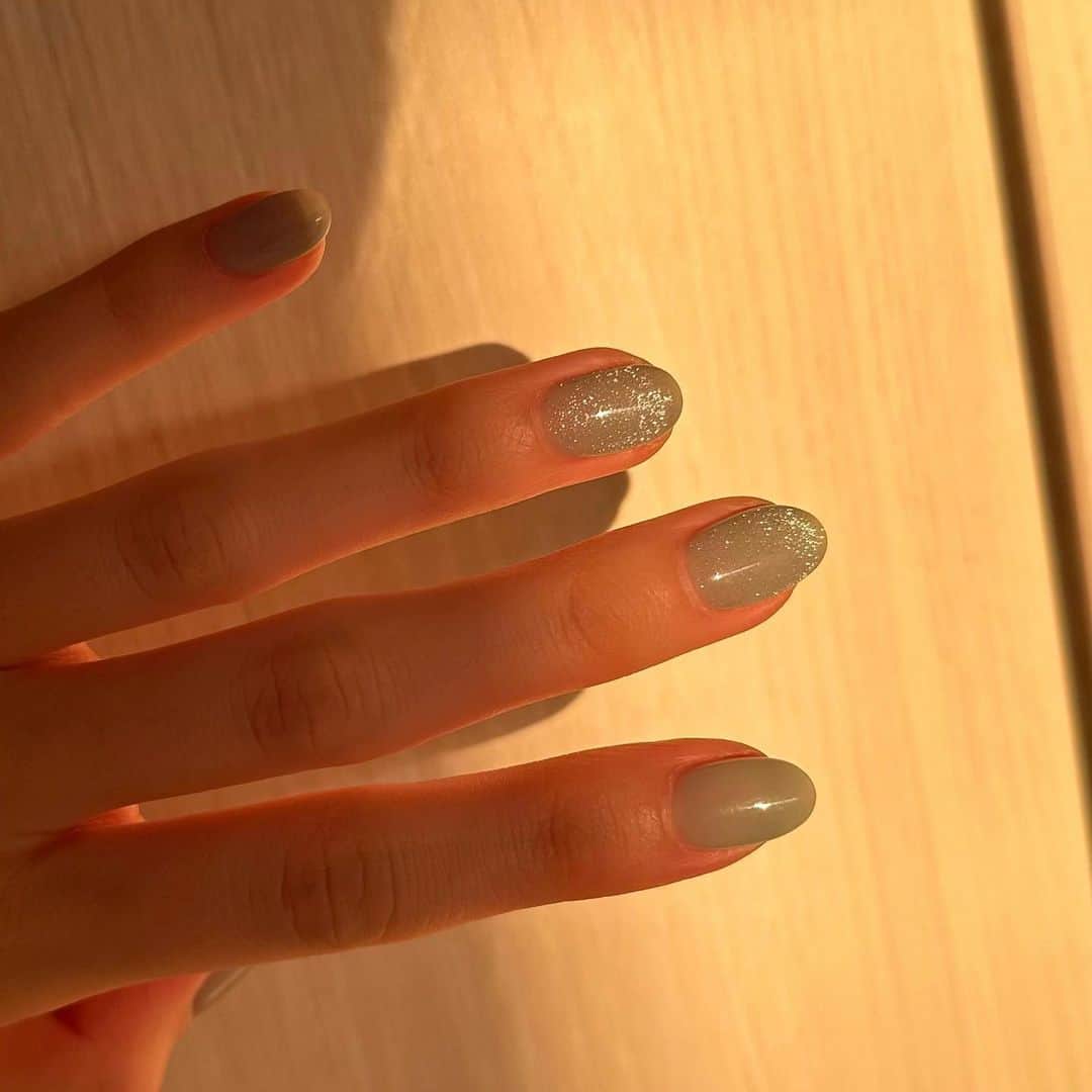 水上京香さんのインスタグラム写真 - (水上京香Instagram)「⁡ Summer blue nail 🐋✨ さりげなく、マグネットも入れてもらったり。 うまたんいつもありがとう♡」6月16日 19時55分 - kyokaminakami_official