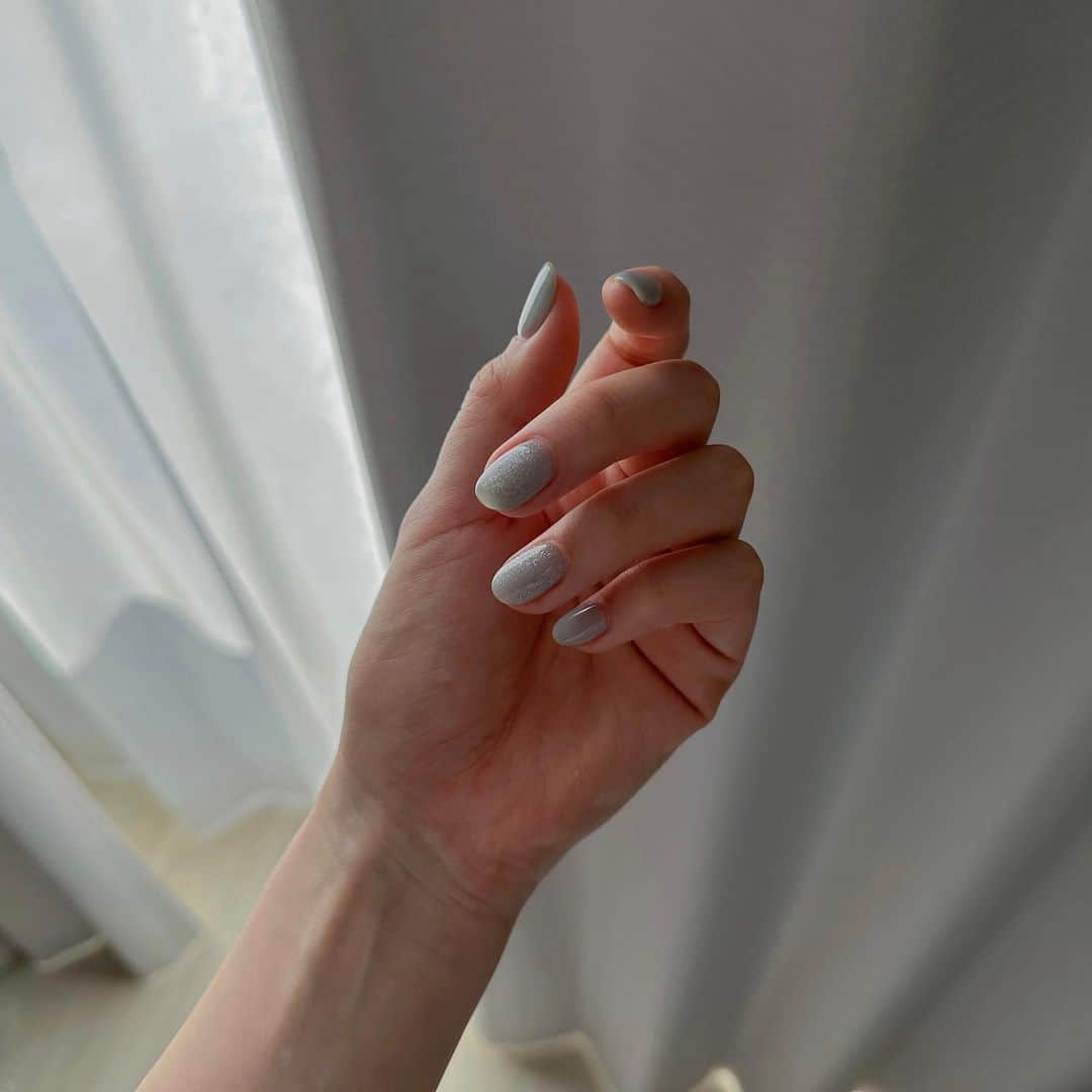 水上京香さんのインスタグラム写真 - (水上京香Instagram)「⁡ Summer blue nail 🐋✨ さりげなく、マグネットも入れてもらったり。 うまたんいつもありがとう♡」6月16日 19時55分 - kyokaminakami_official
